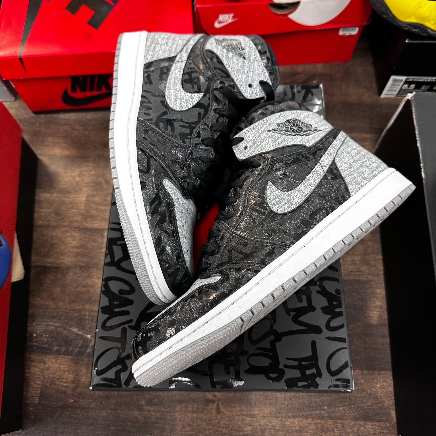 Rebellioniare Jordan 1 High OG (USED)