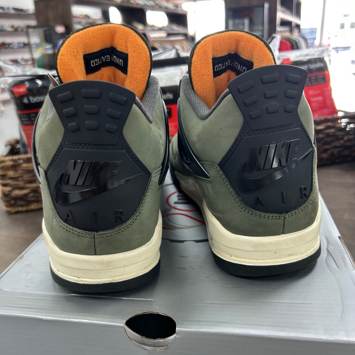 Jordan 4 Retro OG SP Undefeated (2025) Size 12 (Pre-Owned) - Image 4