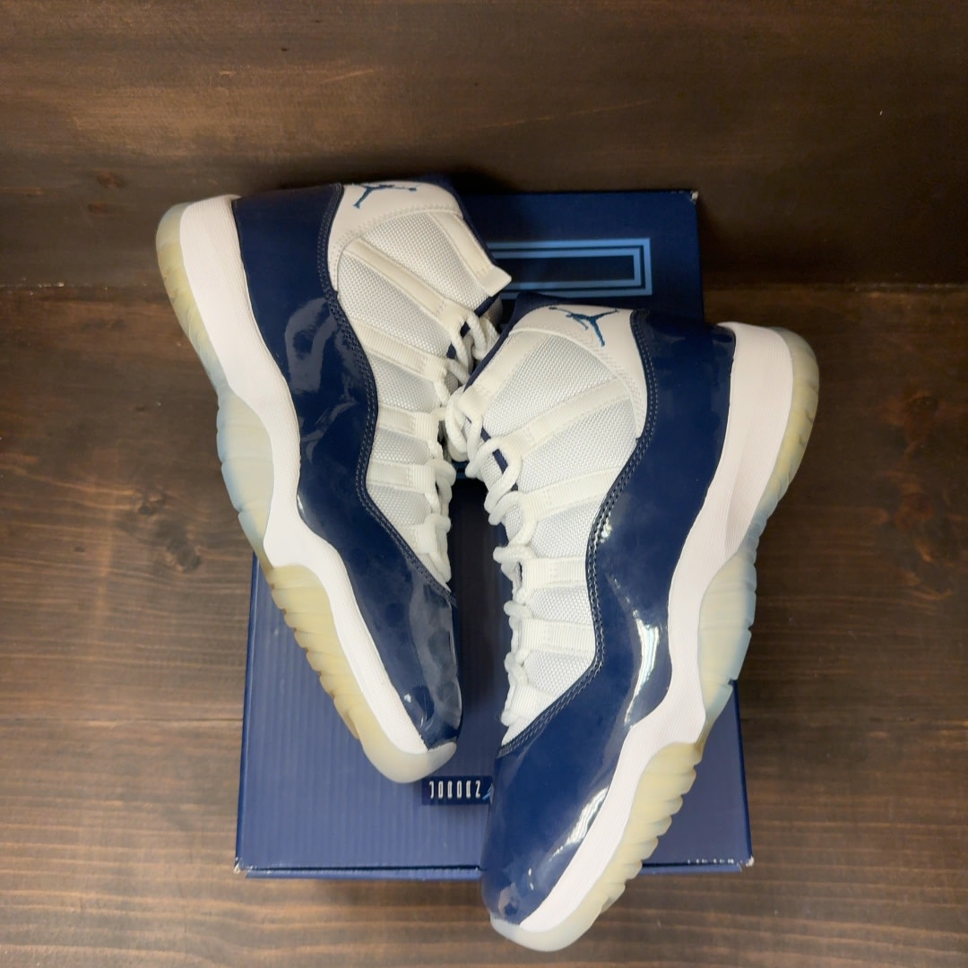 Jordan 11 Retro UNC Win Like 82 Size 8 (Pre-Owned)