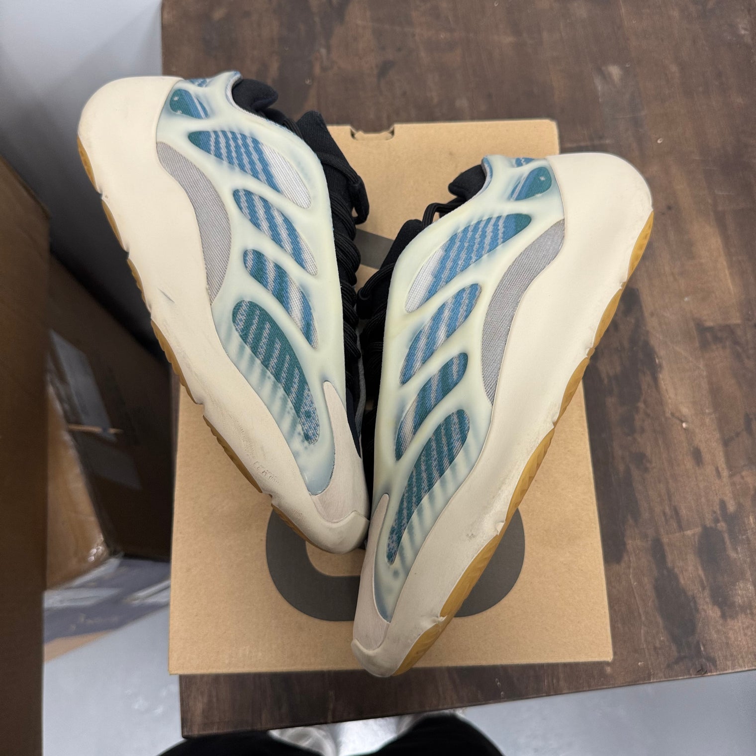 Kyanite Yeezy 700 V3 (USED)