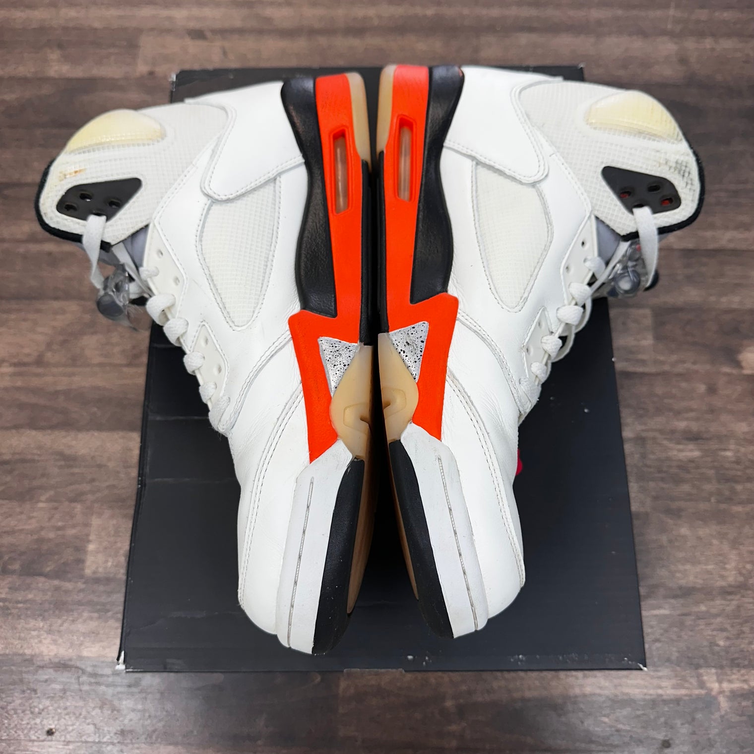 Shattered Backboard Jordan 5 (USED)