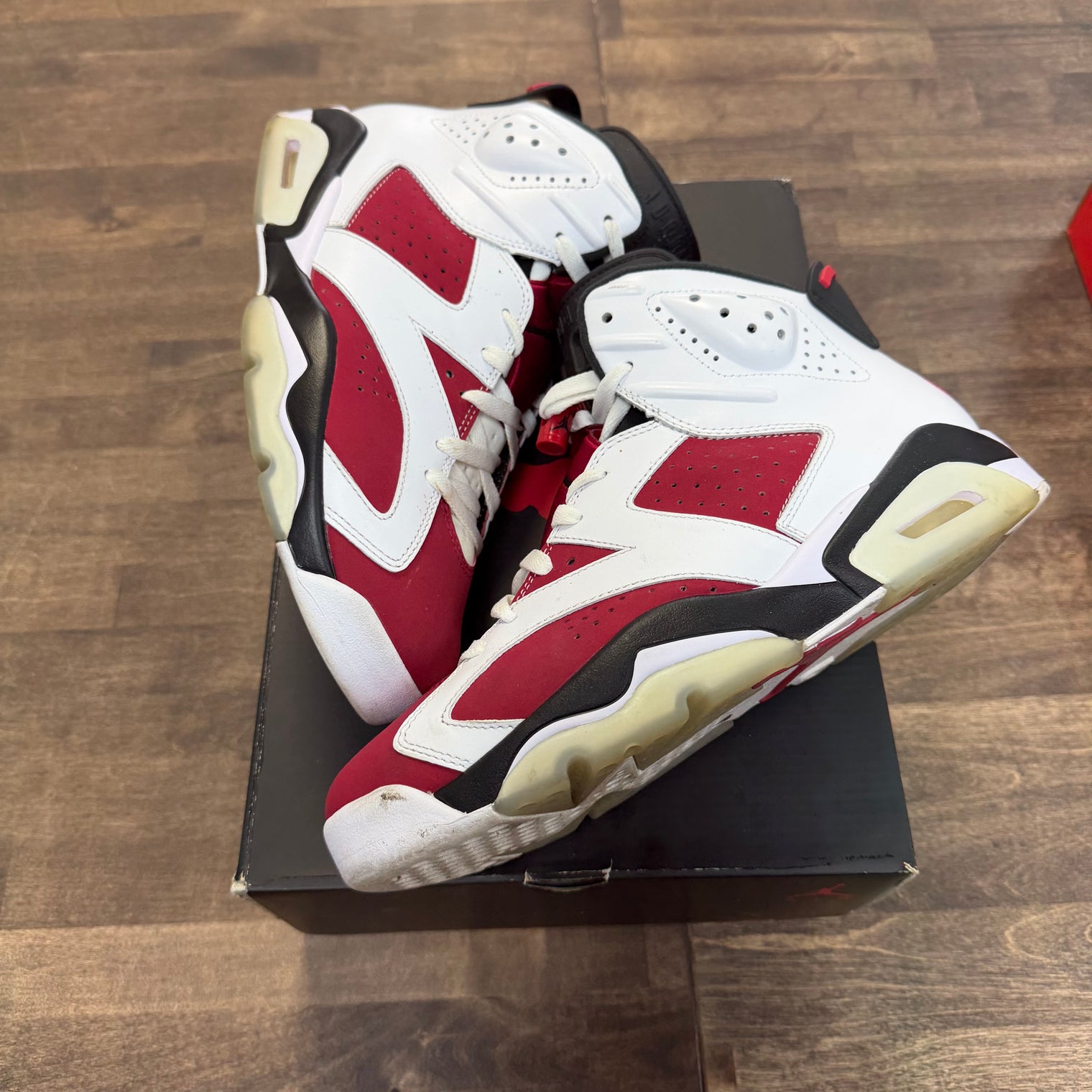Carmine Jordan 6 Retro (2021) (USED)