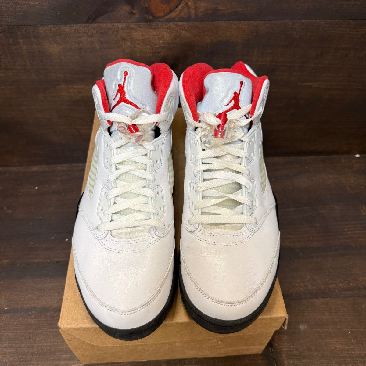 Jordan 5 Retro Fire Red Silver Tongue (2020) Size 10 (Pre-Owned) - Image 3
