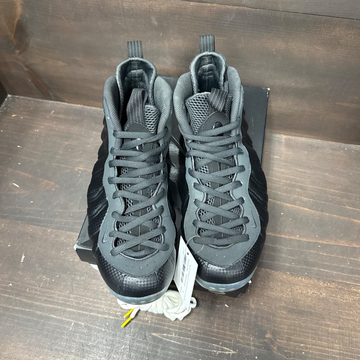 Nike Air Foamposite One Carbon Fiber Size 12 (Pre-Owned) - back