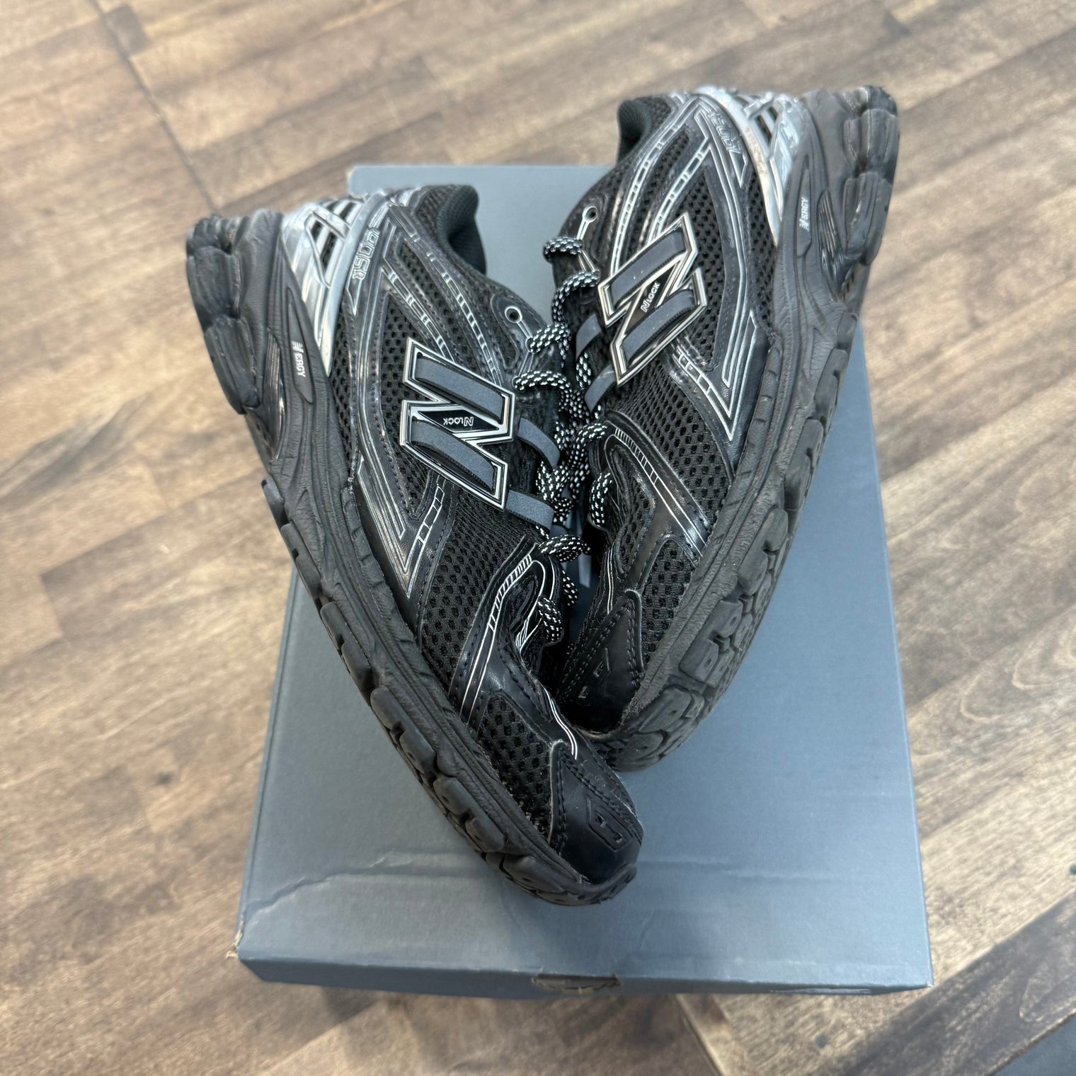Black Silver New Balance 1906R (USED)