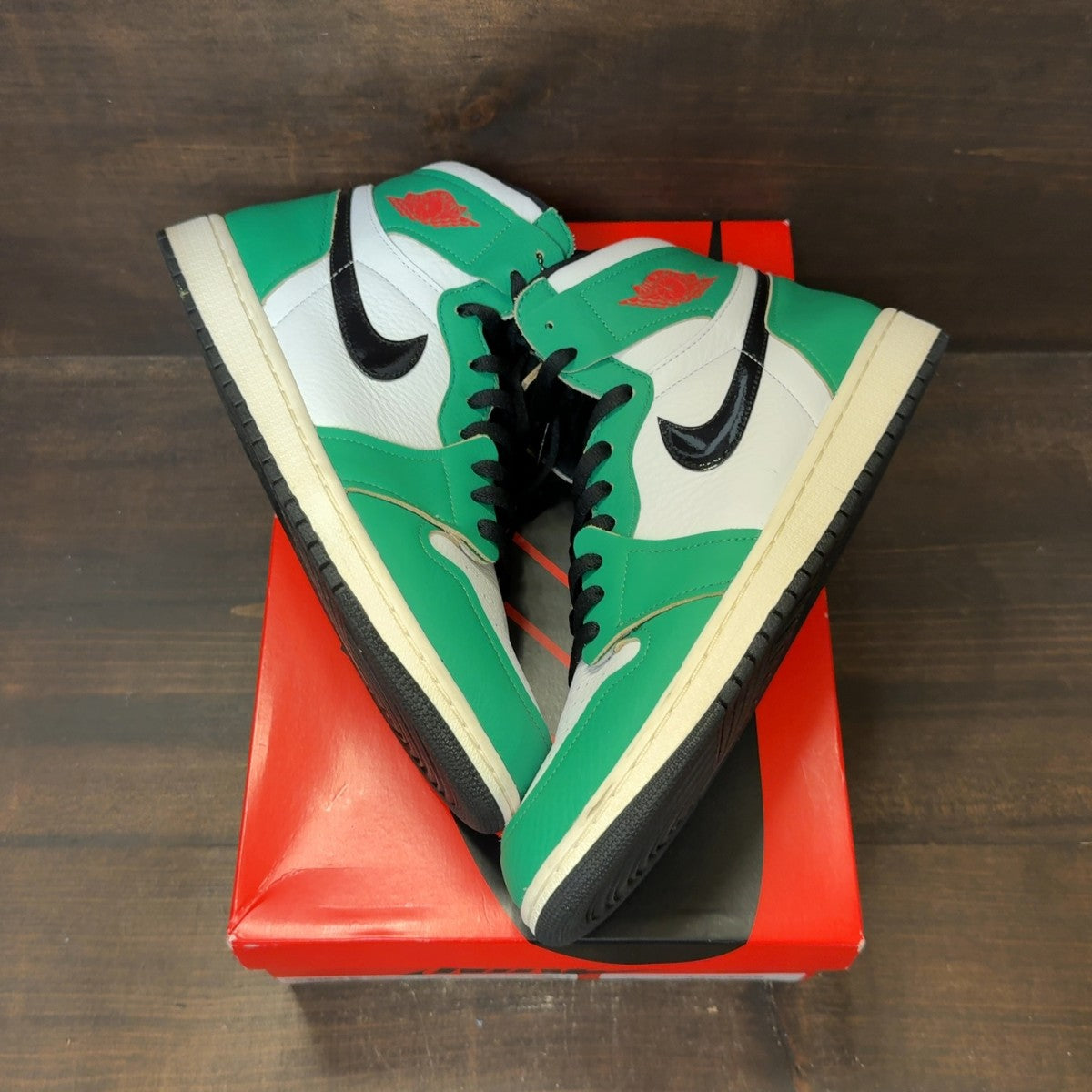 Jordan 1 Retro High Lucky Green (Women's) - Image 2