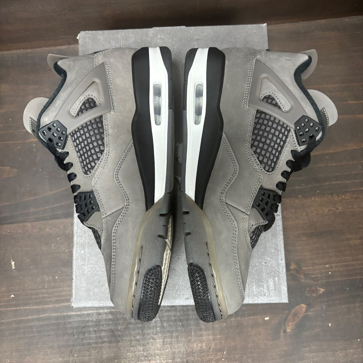 Jordan 4 Retro Cave Stone Size 8.5 (Pre-Owned) - tag