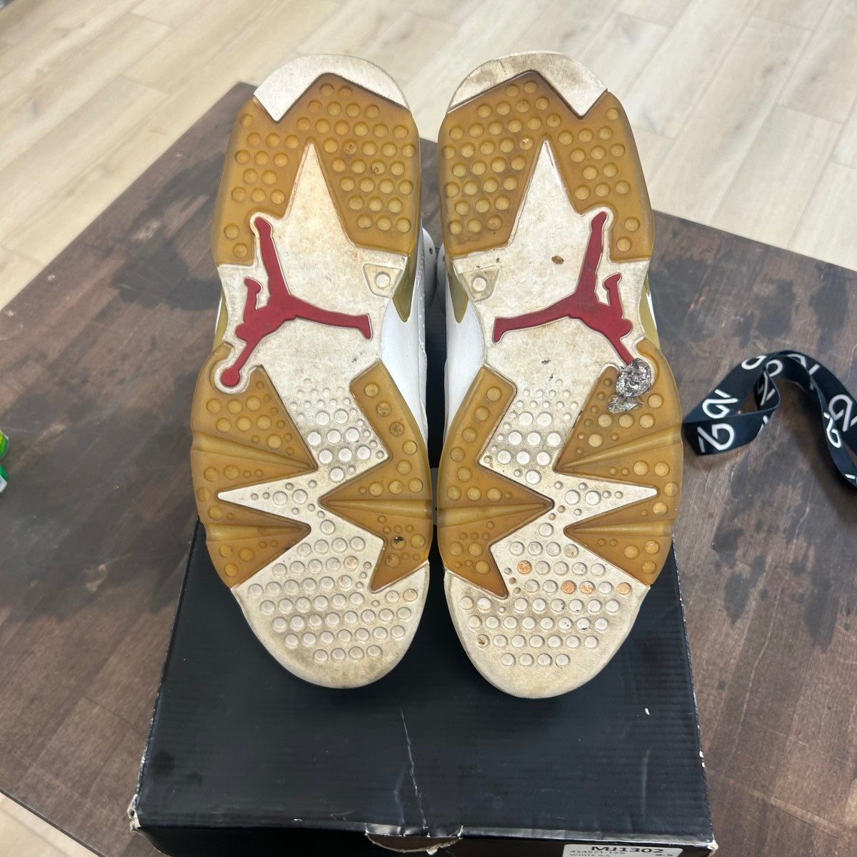 Jordan 6 Retro Golden Moments Pack (6) Size 9 (Pre-Owned) - Image 5