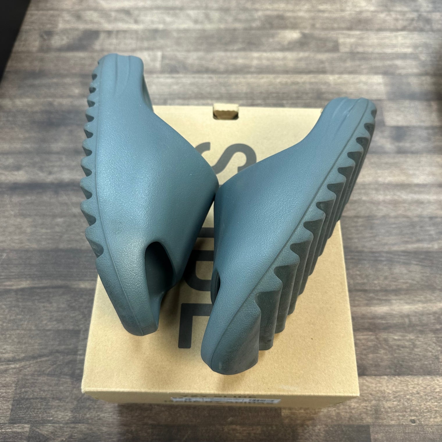 Slate Marine Yeezy Slide (USED)