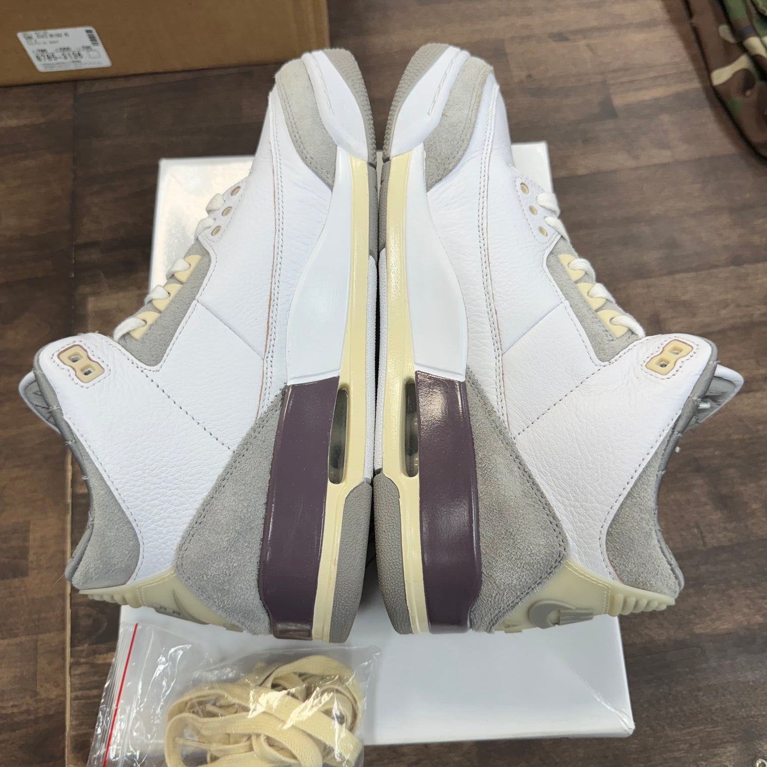 (W) A Ma Maniere Jordan 3 (USED)