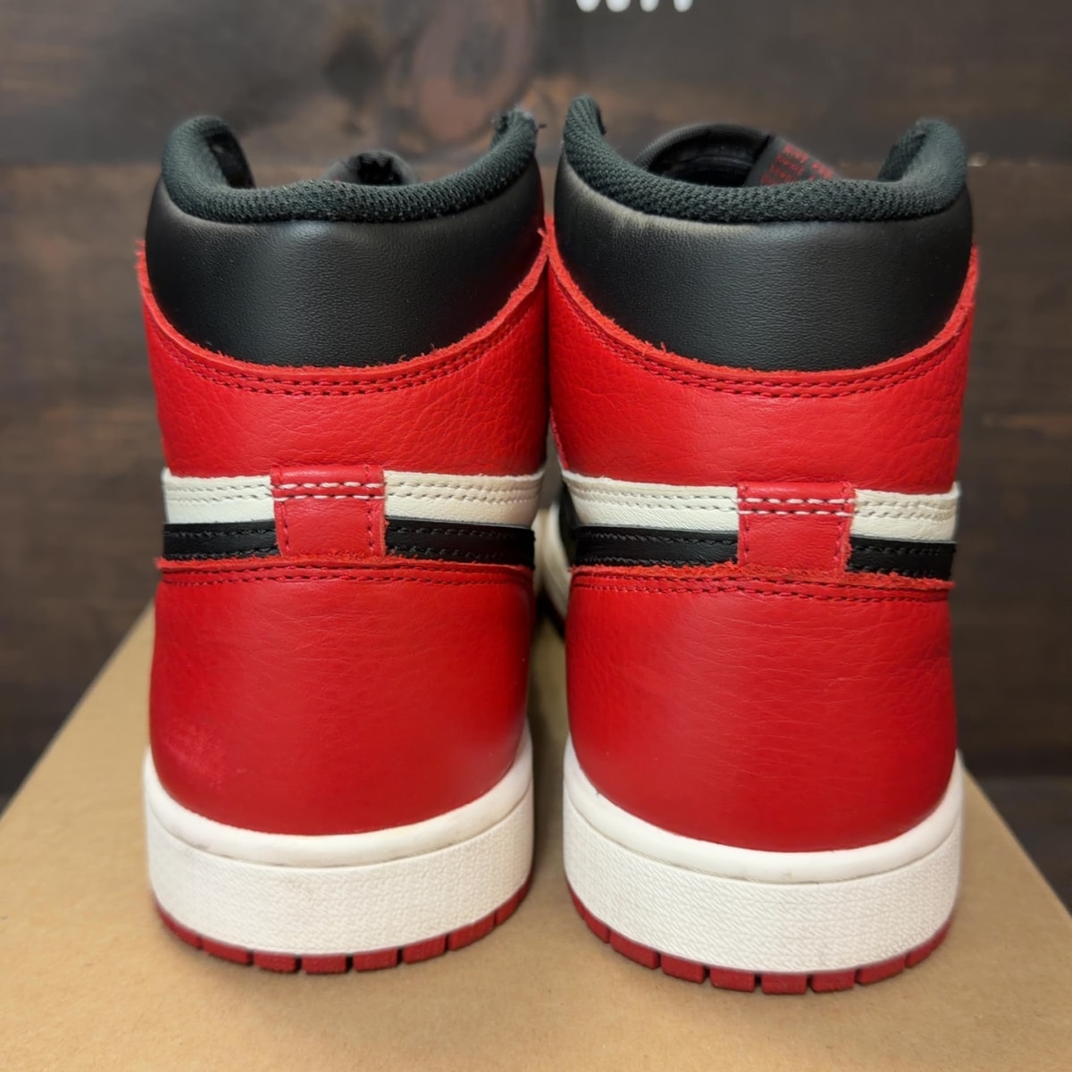 Jordan 1 Retro High Bred Toe Size 8 (Pre-Owned) - Image 4