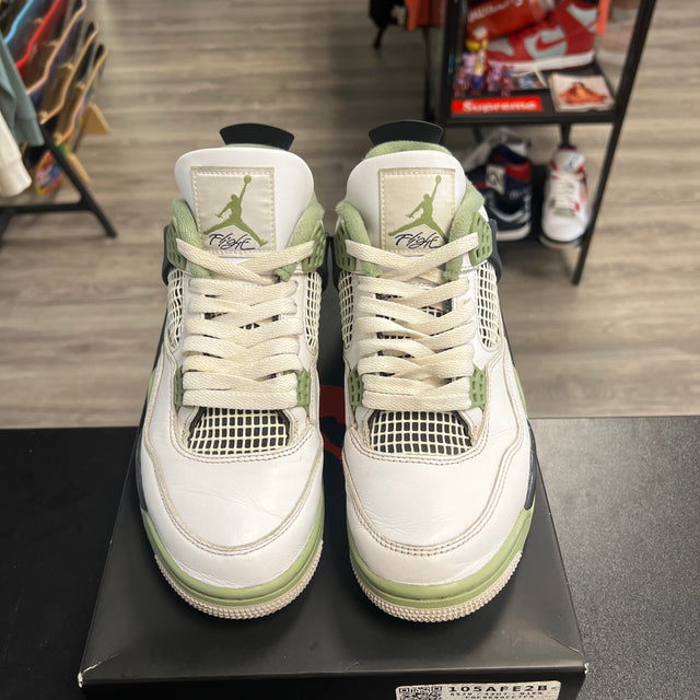 Seafoam Jordan 4 (USED)