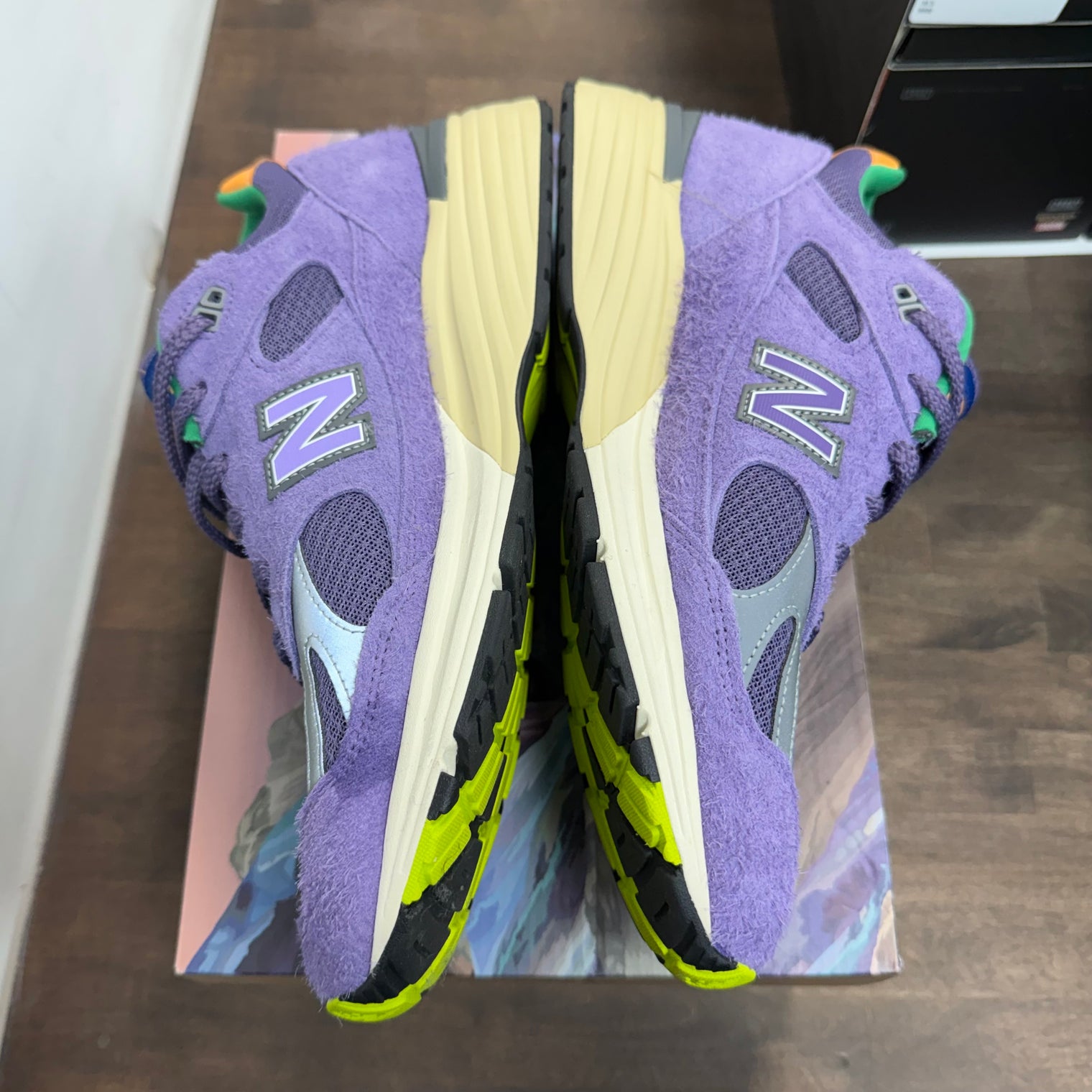 MiUK Salehe Bembury Colors Be The Palette New Balance 991v2 (USED)