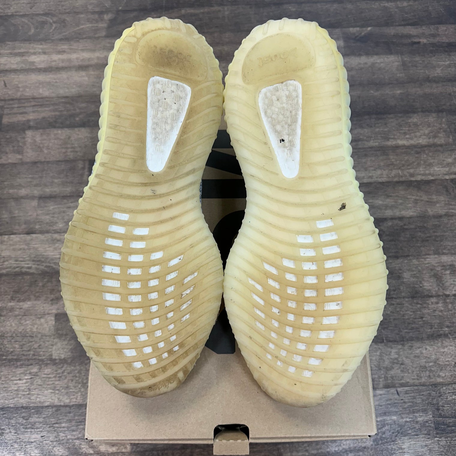 Static Yeezy 350 (Non-Reflective) (USED, No Insoles)