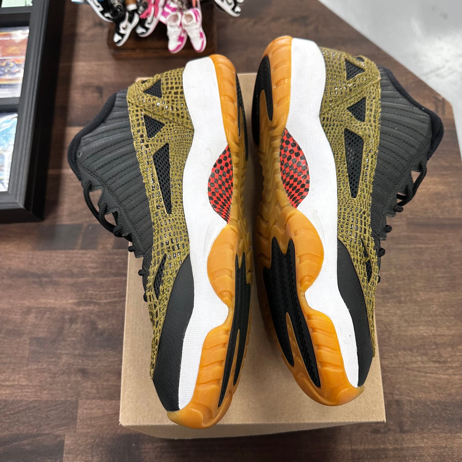 Militia Green Jordan 11 Low IE (USED, No Box)