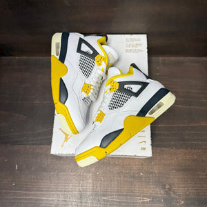 Jordan 4 Retro Vivid Sulfur (Women's) Size 5.5W - tag