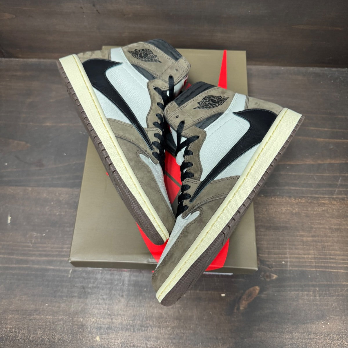 Jordan 1 Retro High OG SP Travis Scott Mocha Size 10 (Pre-Owned) - Image 2