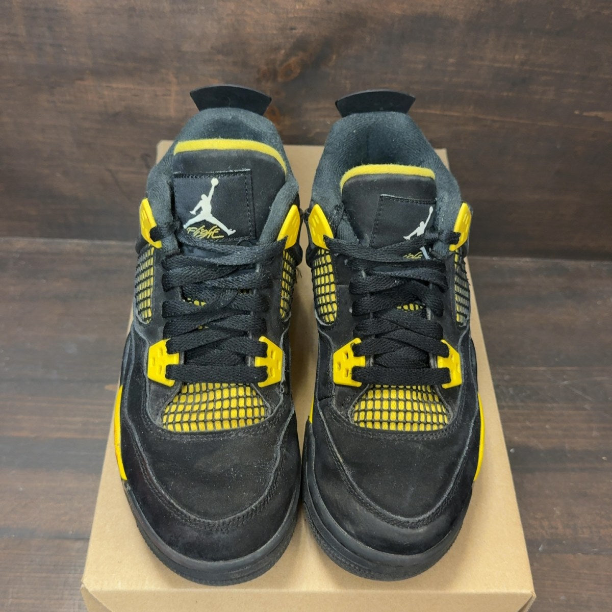 Jordan 4 Retro Thunder (2023) (GS) Size 6Y (Pre-Owned) - Image 3