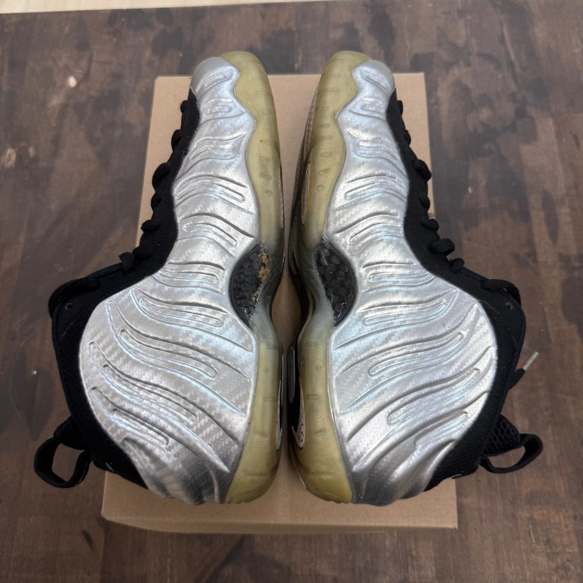 Nike Air Foamposite Pro Silver Surfer Size 8 (Pre-Owned) - Image 4