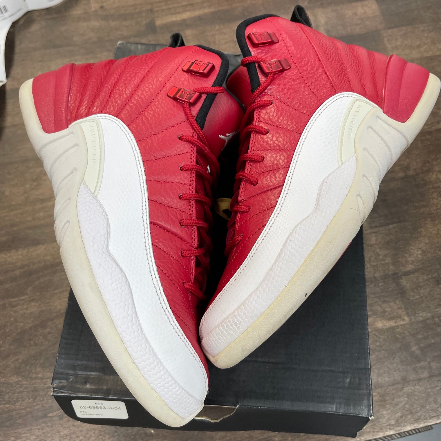 Gym Red Jordan 12 (GS) (USED)