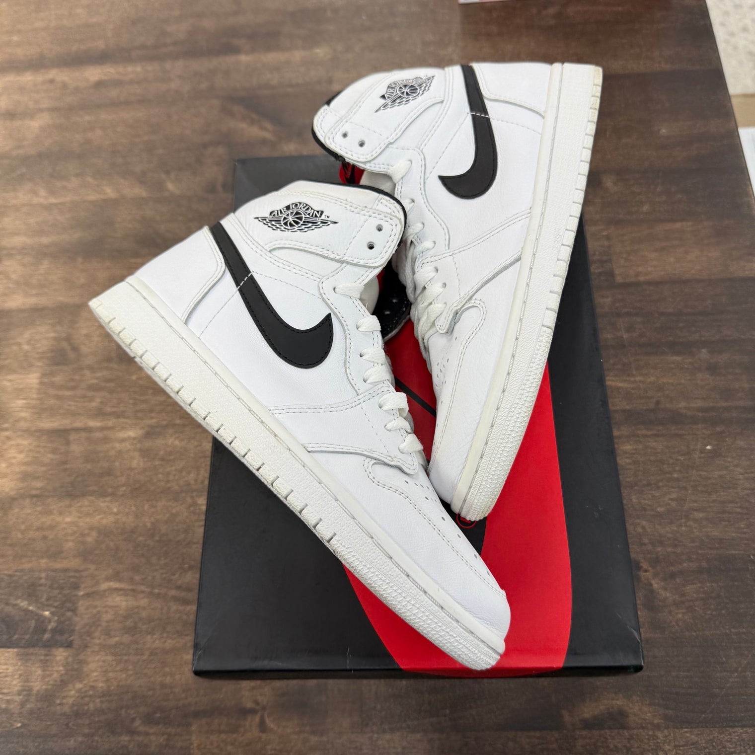 Yin Yang White Jordan 1 High (USED,Missing 1 Insole)