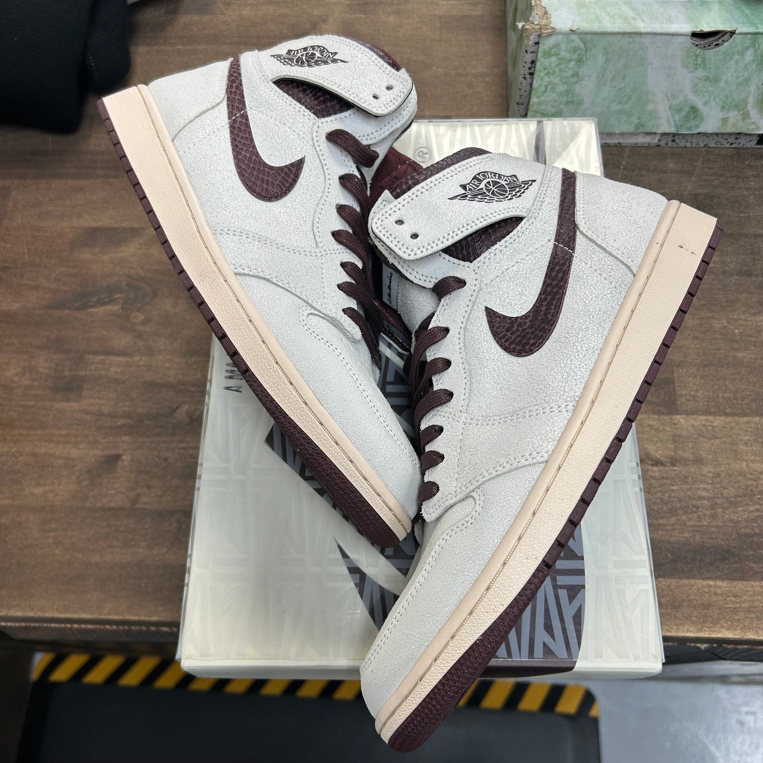 A Ma Maniere Jordan 1 High (USED)