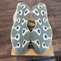 Azael Yeezy 700 V3 (USED)