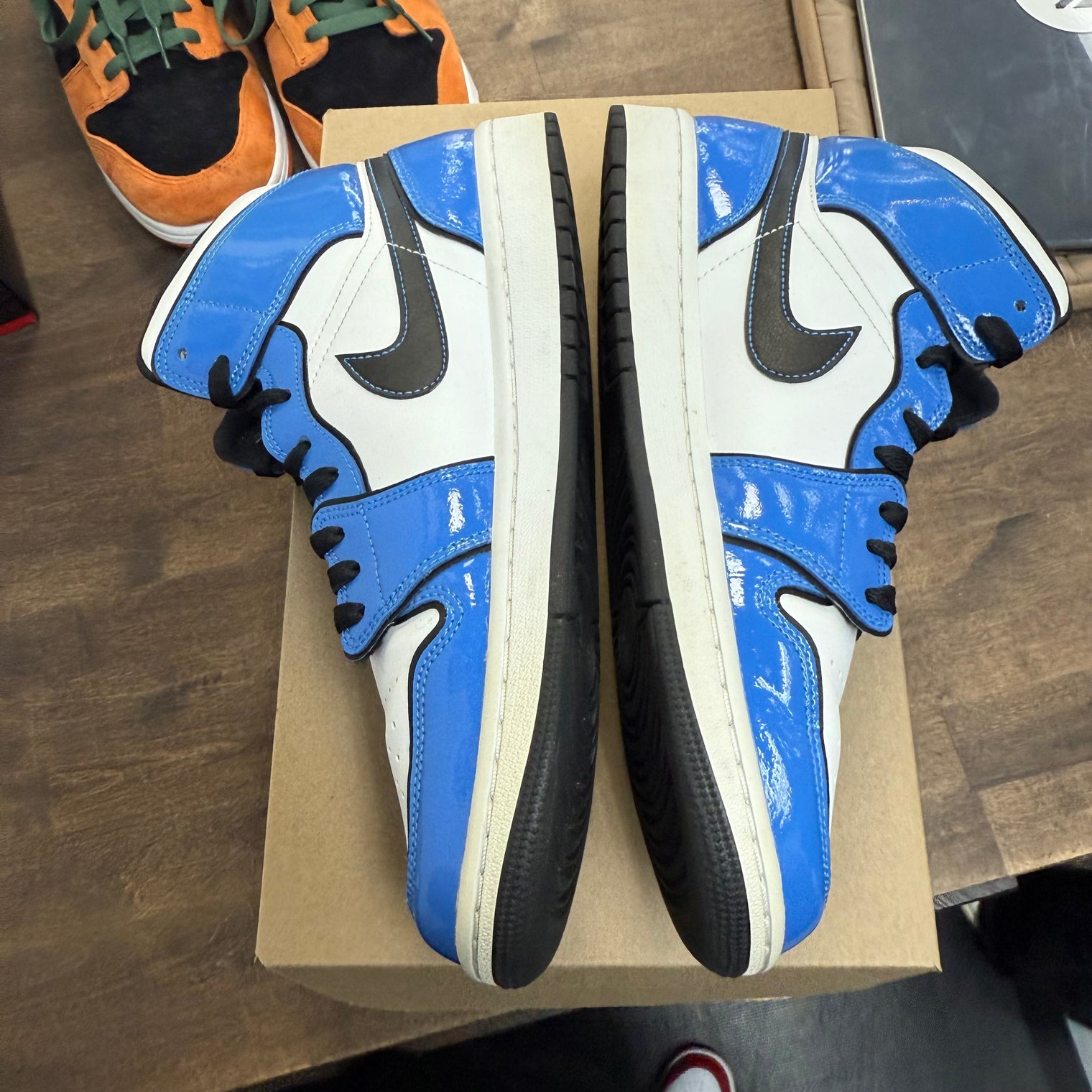 Signal Blue Jordan 1 Mid (Used,No Box)