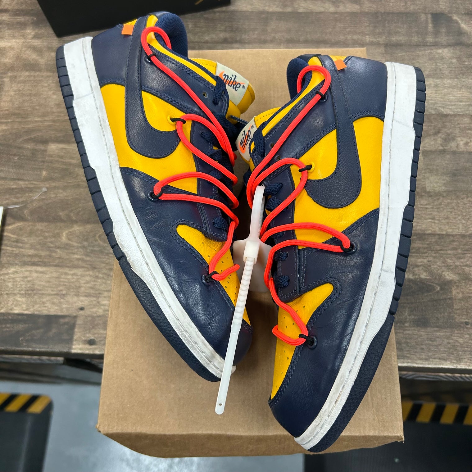 Off-White Michigan Dunk Low (USED, No Box)