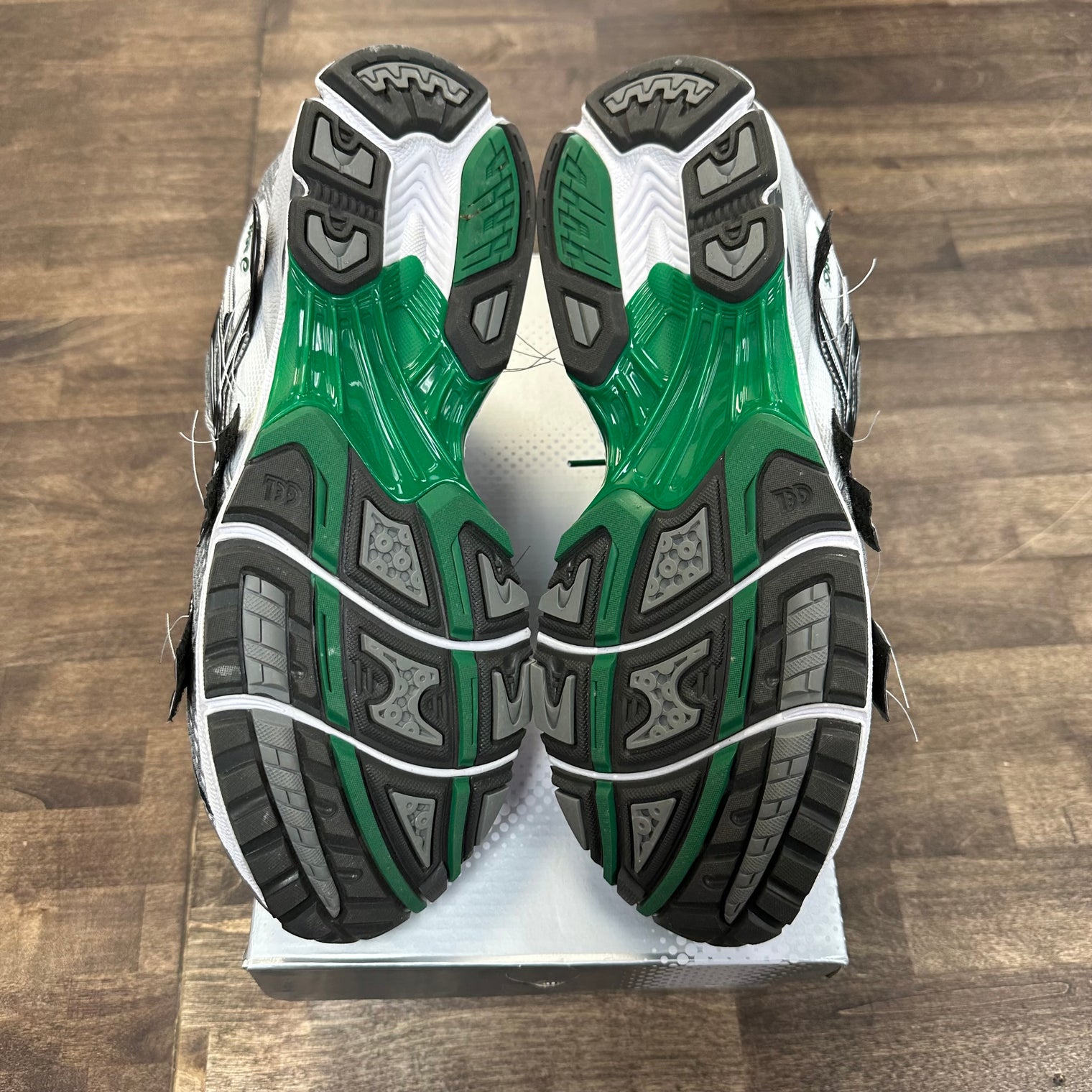 Gel Nimbus 10.1 Invincible Green (USED)