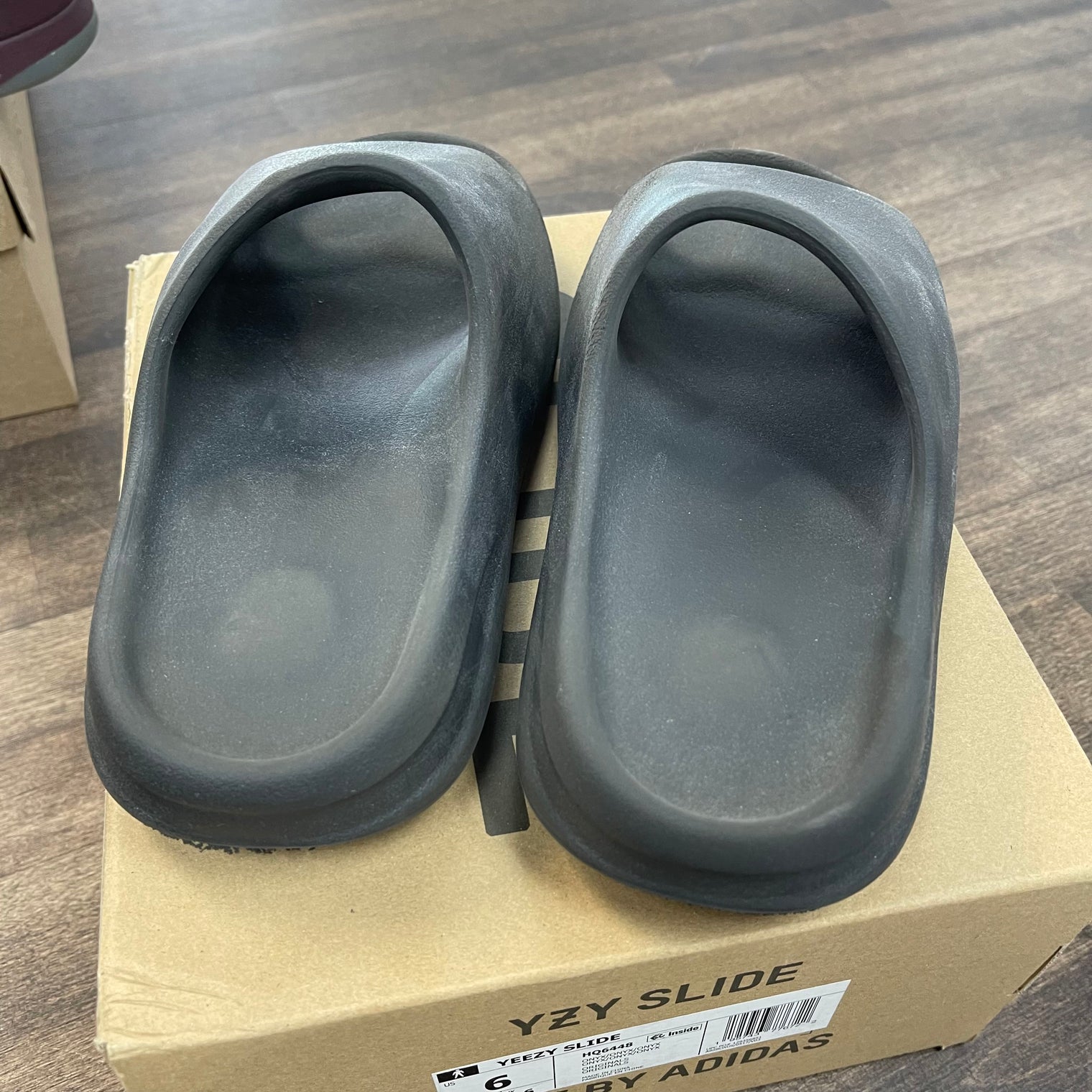 Onyx Yeezy Slide (USED)
