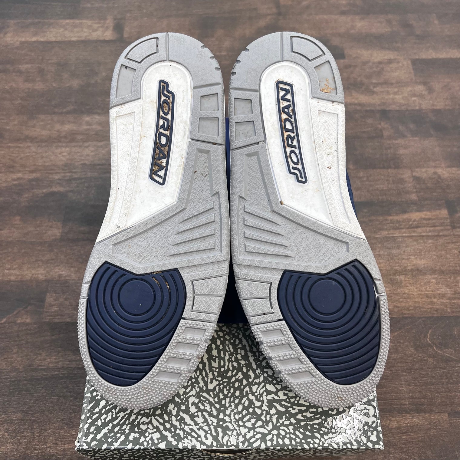 Georgetown Jordan 3 Retro (USED)