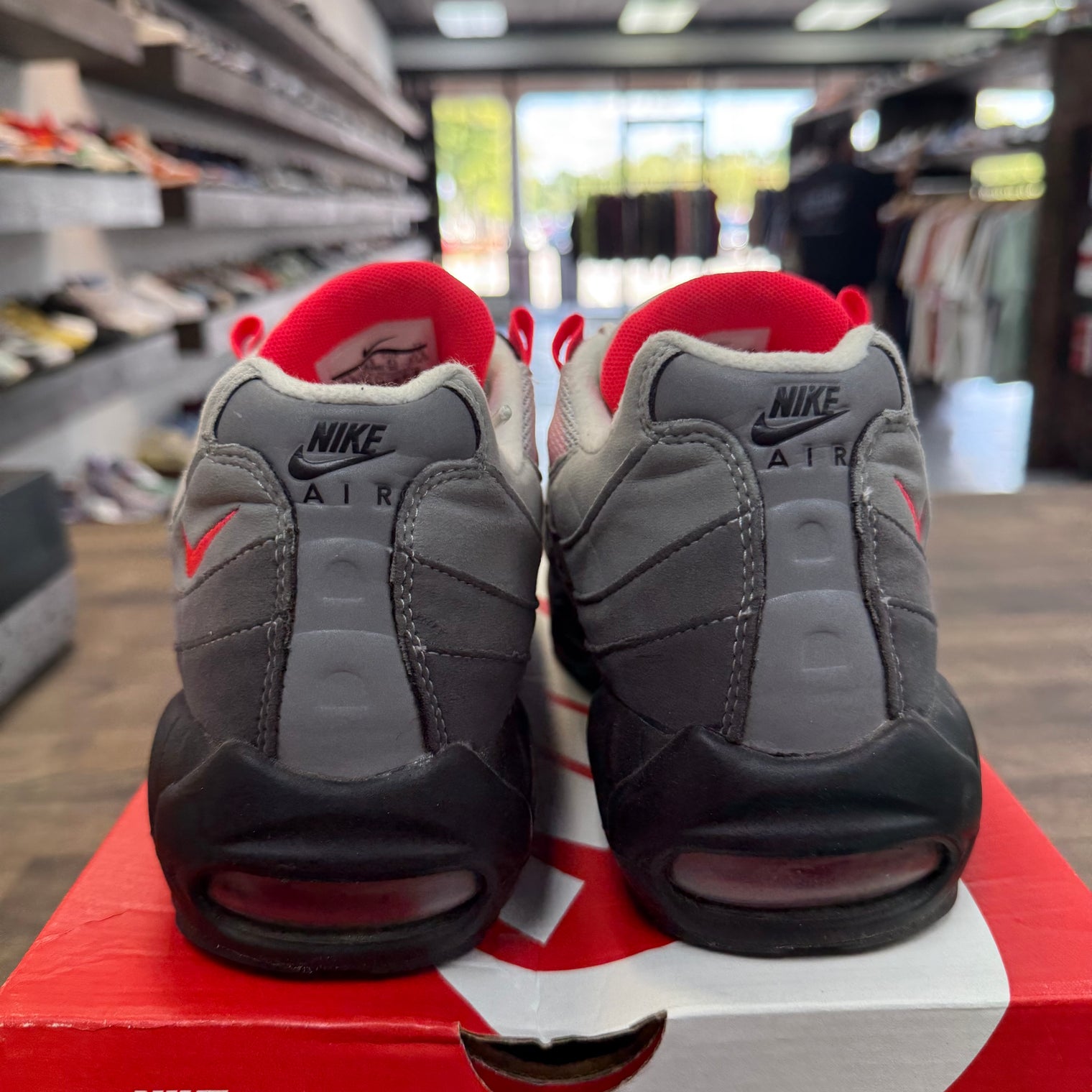 Solar Red Air Max 95 OG (2018) (USED)