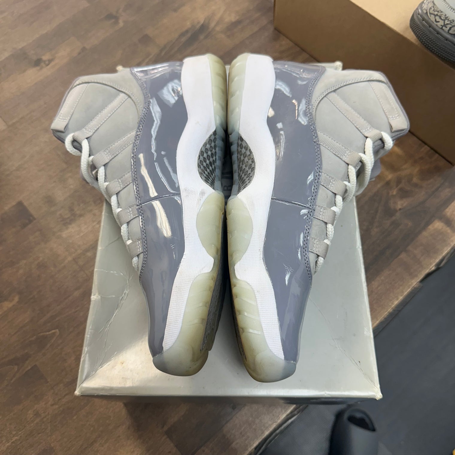 Cool Grey Jordan 11 (USED, No Insoles)