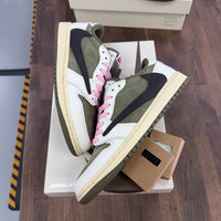 Travis Scott Medium Olive Jordan 1 Low OG (USED)