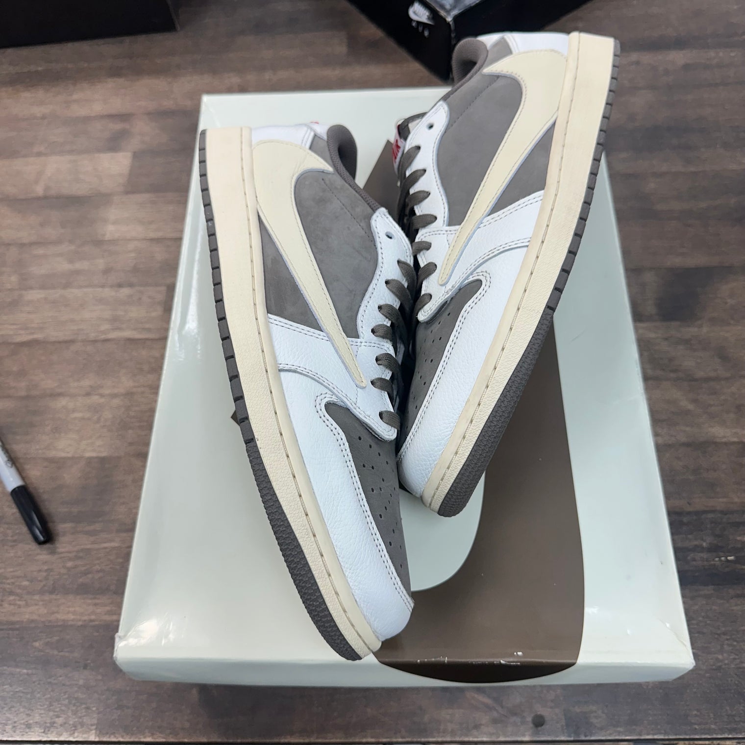 Reverse Mocha Jordan 1 Low OG (USED)