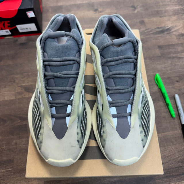 Fade Salt Yeezy 700 V3 (USED, No Insoles)