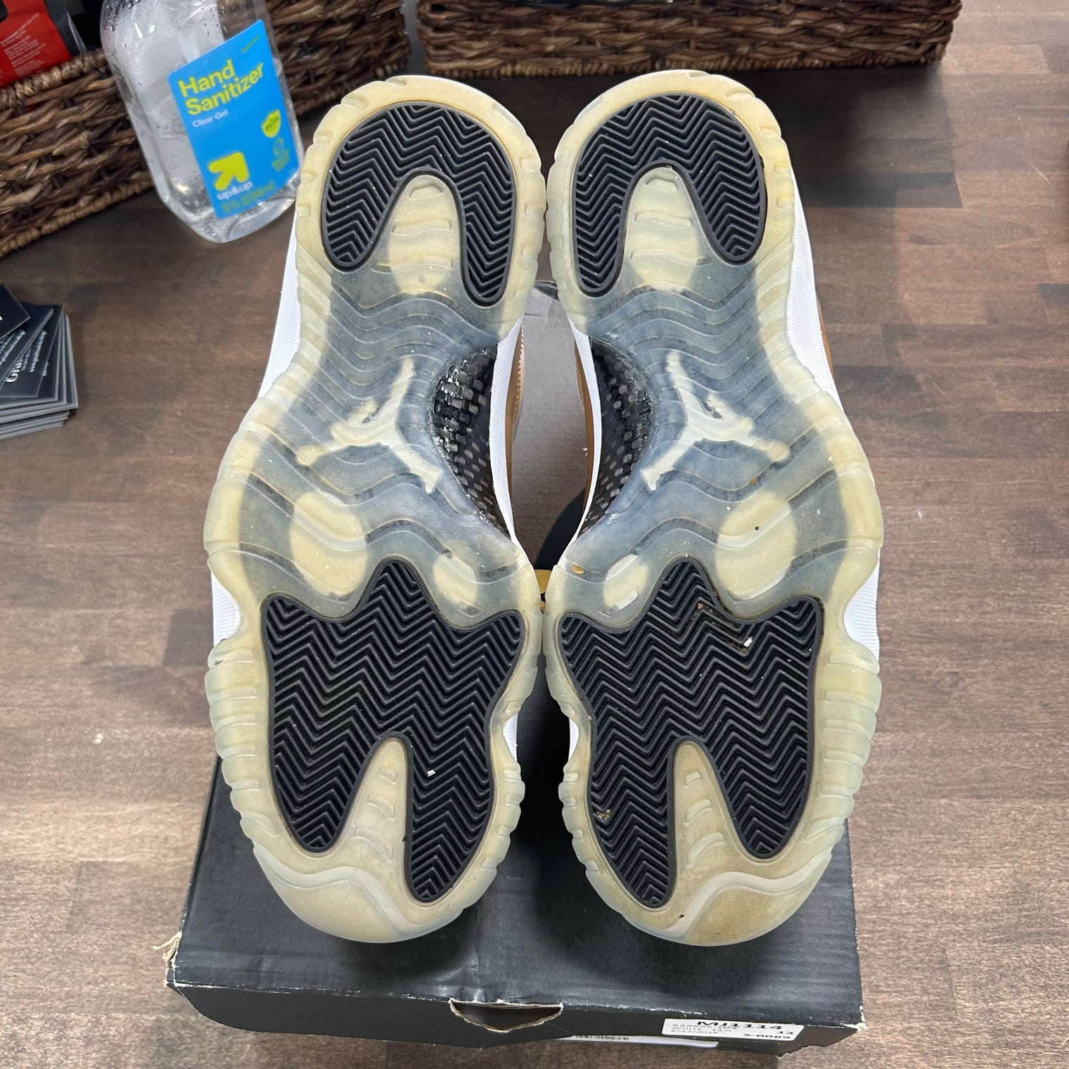 Closing Ceremony Jordan 11 Retro Low (USED)