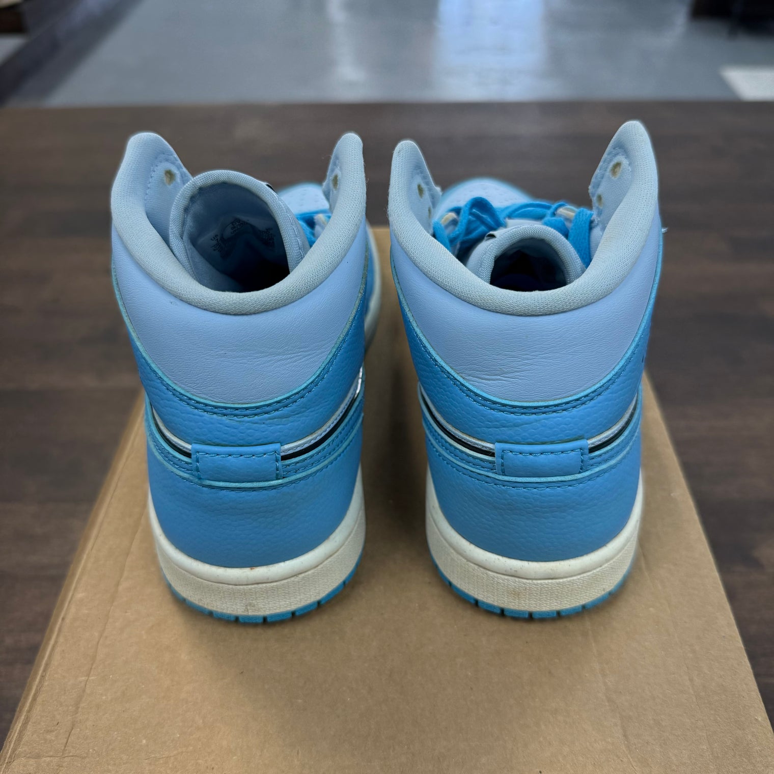 (W) Ice Blue Jordan 1 Mid SE (USED,No Box)
