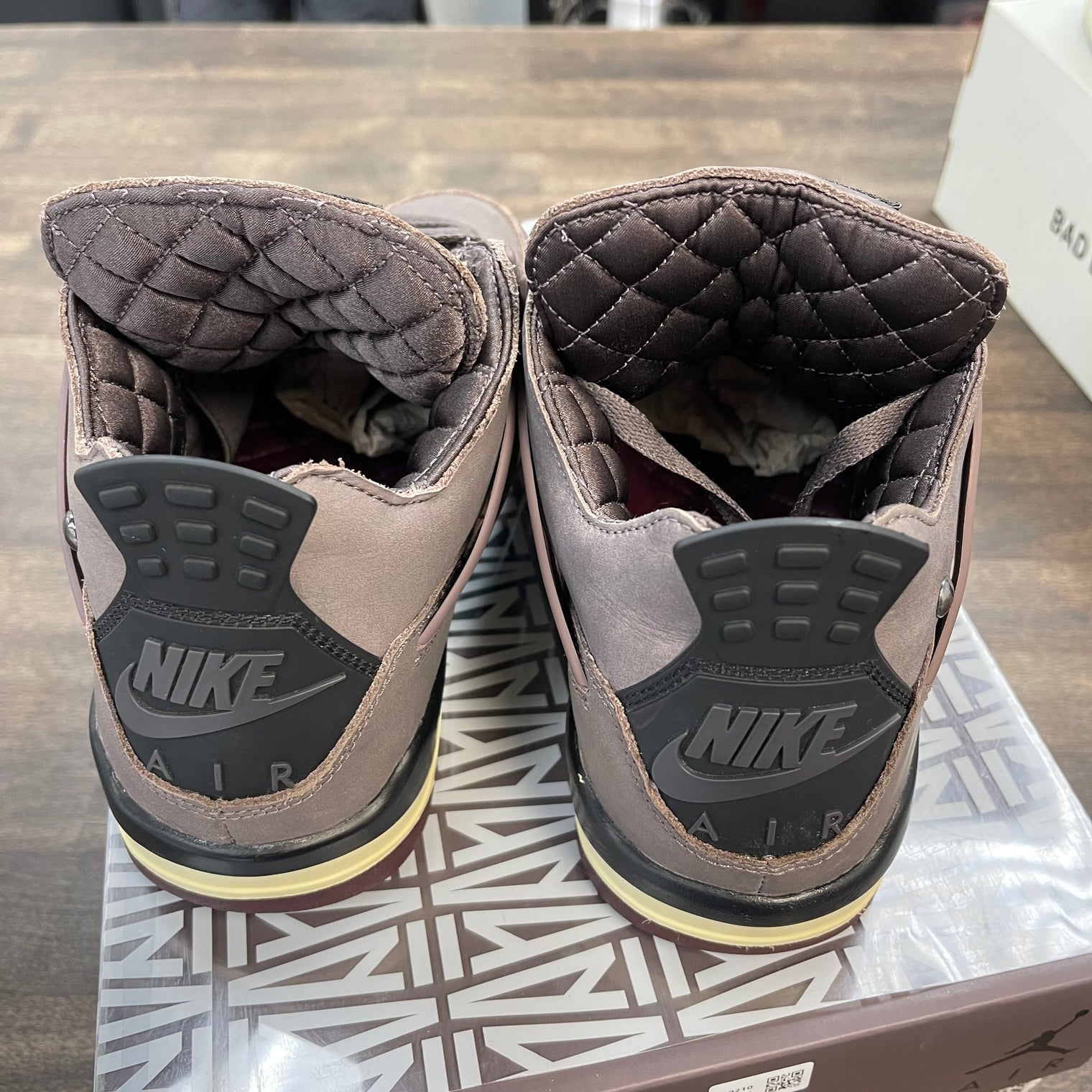 A Ma Maniere Violet Ore Jordan 4 (USED)