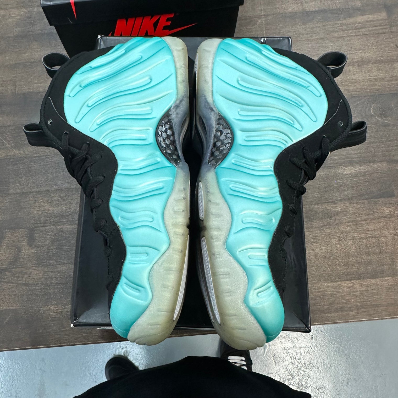 Island Green Foamposite (USED, replacement box)