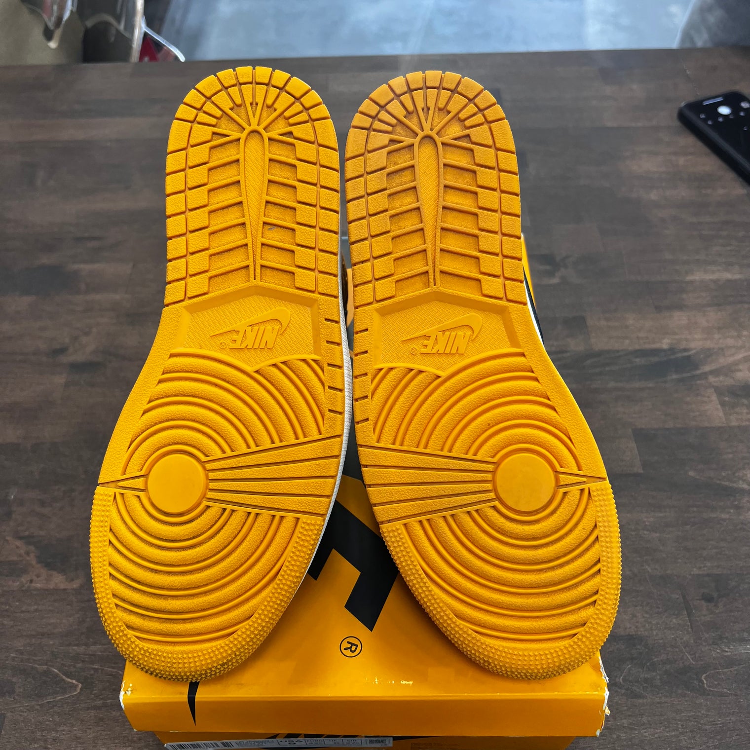 Yellow Toe Jordan 1 High (USED)