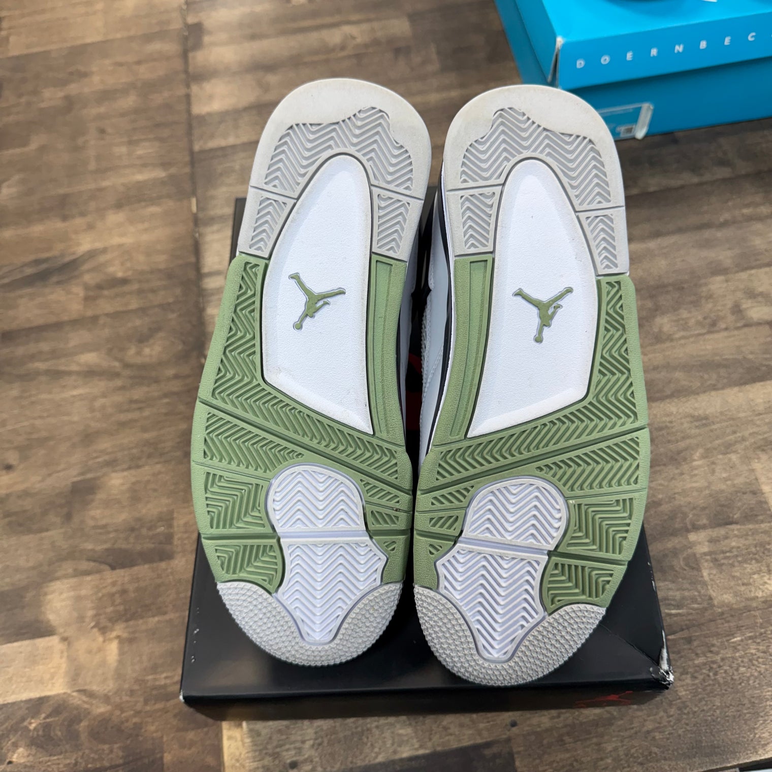 Jordan 4 Retro Seafoam (US 10W) (Lightly Worn)