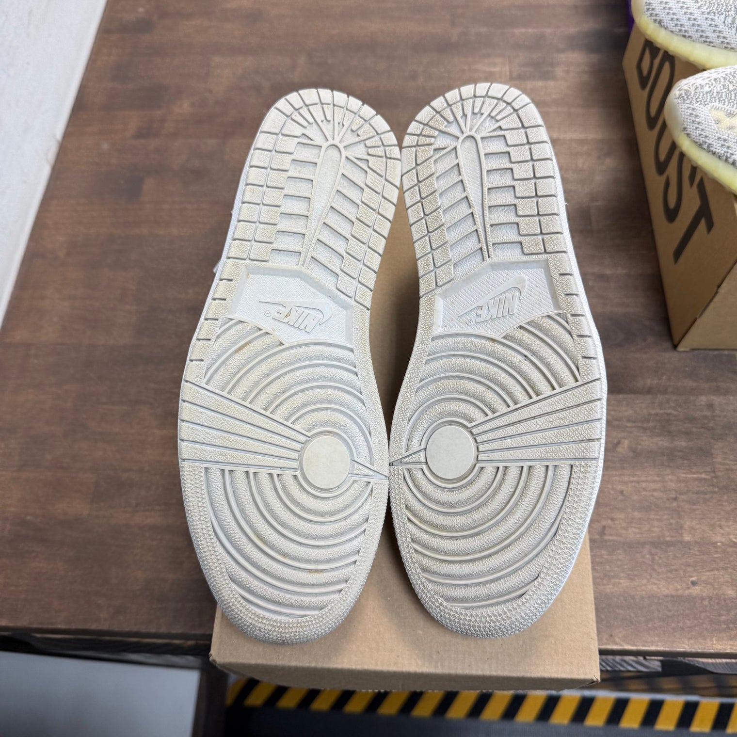 Neutral Grey Jordan 1 Low OG (USED, No Box)