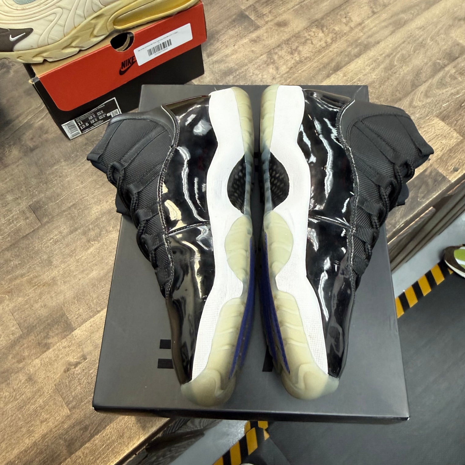 Jordan 11 Retro Space Jam (2016) (Men's) (US 11) (USED)