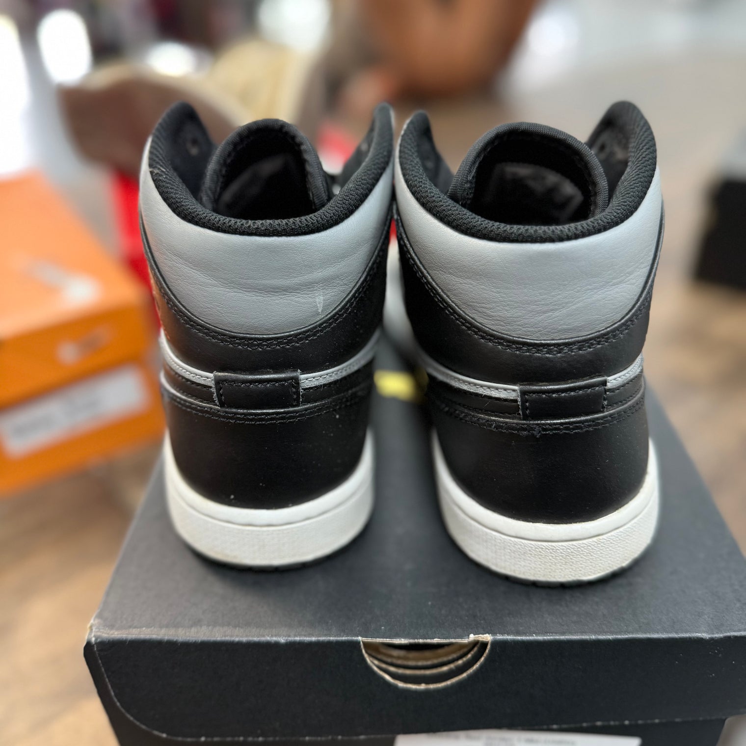 Shadow Red Jordan 1 Mid (USED)