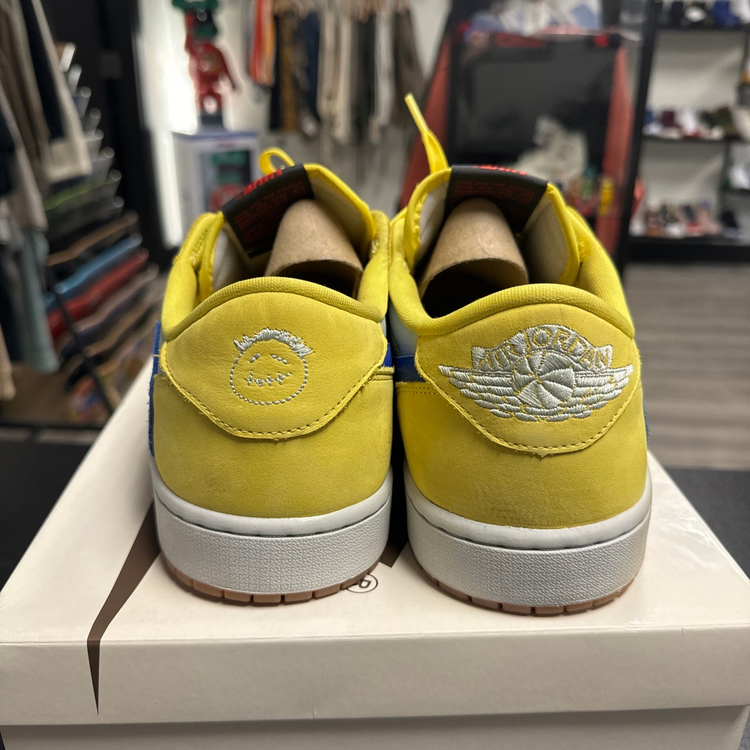 Travis Scott Canary Jordan 1 Low (USED)