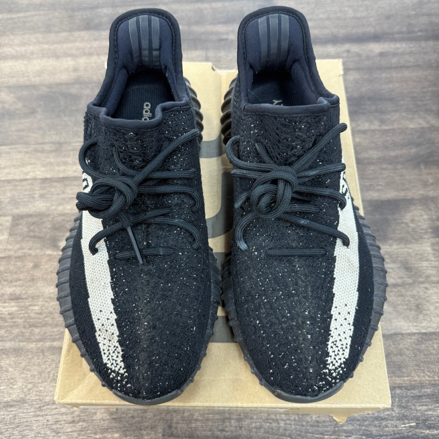 Oreo Yeezy 350 (USED)