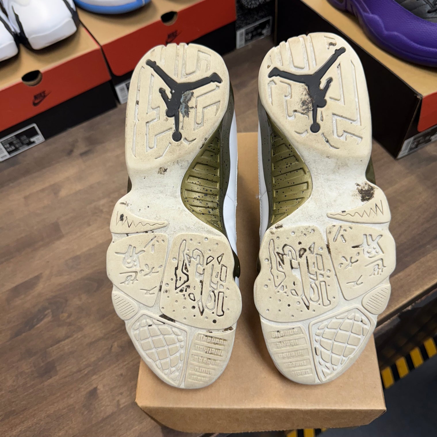 Statue Jordan 9 Retro (USED, No Box)