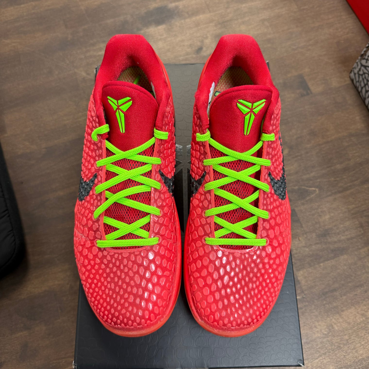 Reverse Grinch Kobe 6 (USED)
